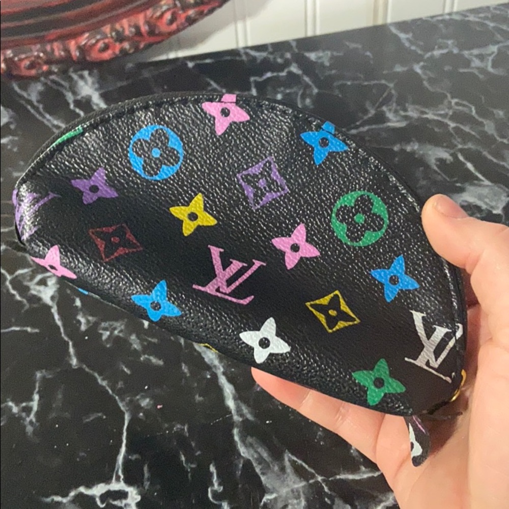 Cosmetic bag